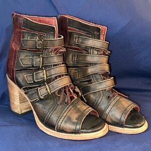 Freebird by Steve Madden Sandals - Black Braeden Sandal Size 10